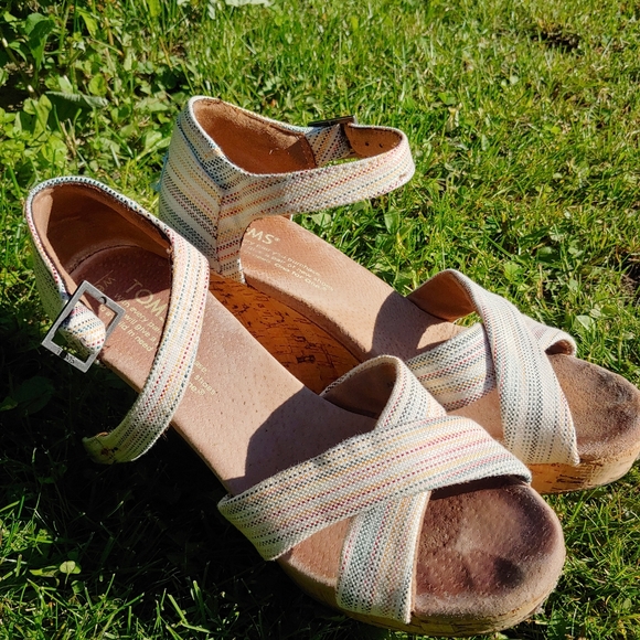 TOMS • Wedge Sandals Womens Stripe Summer Vacation Cute Fun Canvas Ankle Strap 6 - Picture 4 of 10